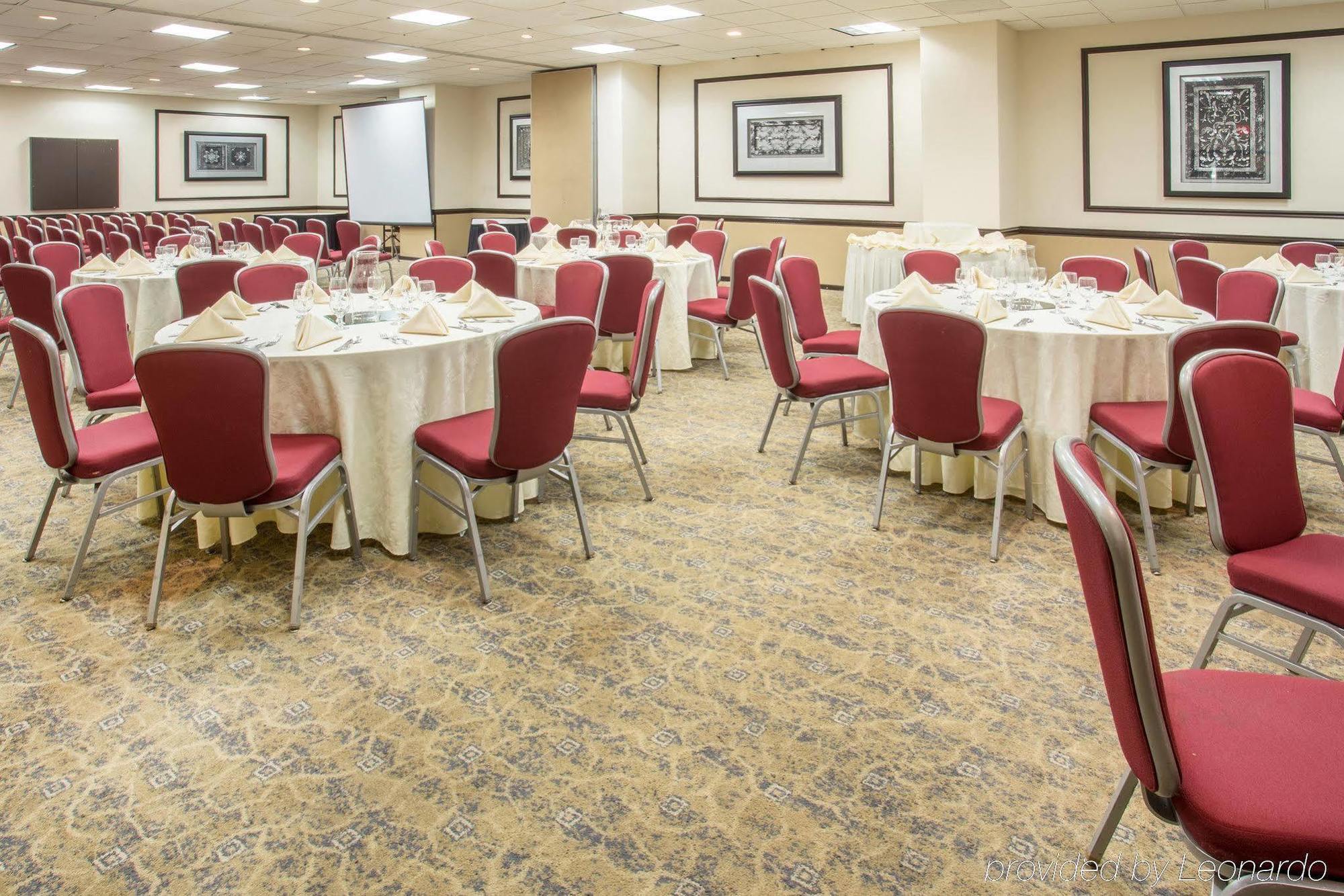 Crowne Plaza Suites Houston - Near Sugar Land Esterno foto