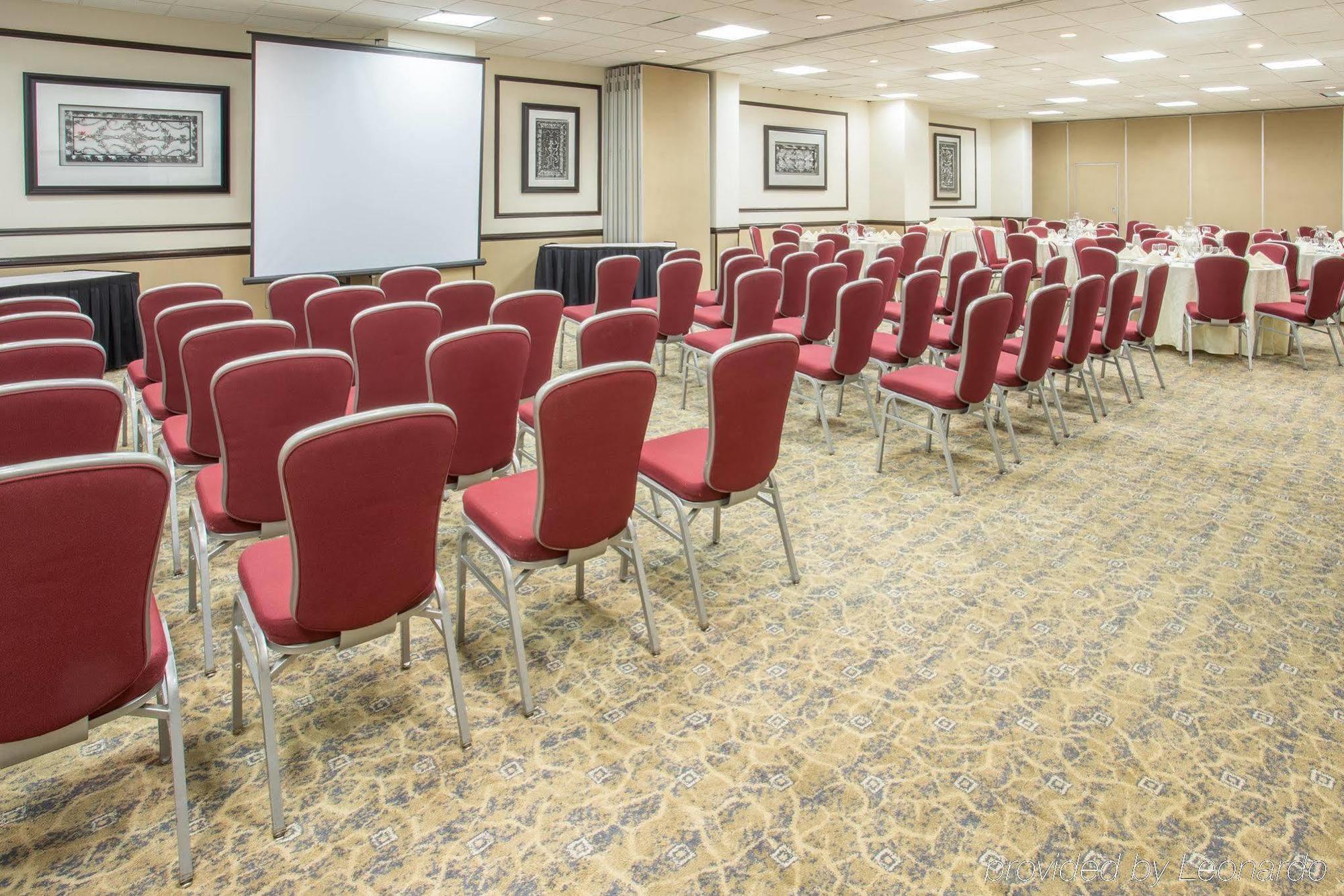 Crowne Plaza Suites Houston - Near Sugar Land Esterno foto
