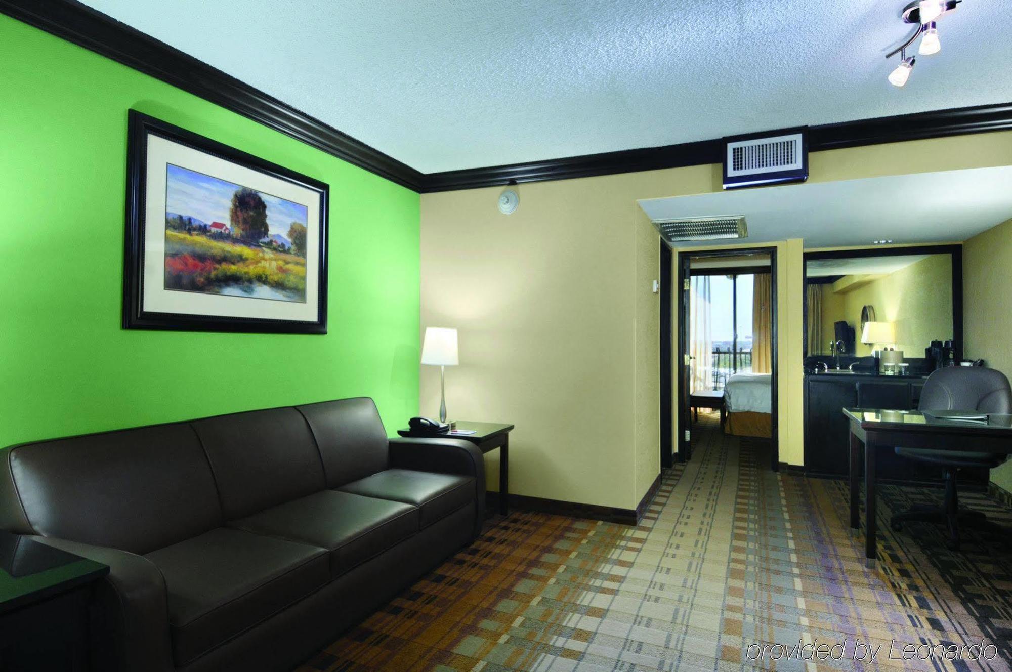 Crowne Plaza Suites Houston - Near Sugar Land Esterno foto